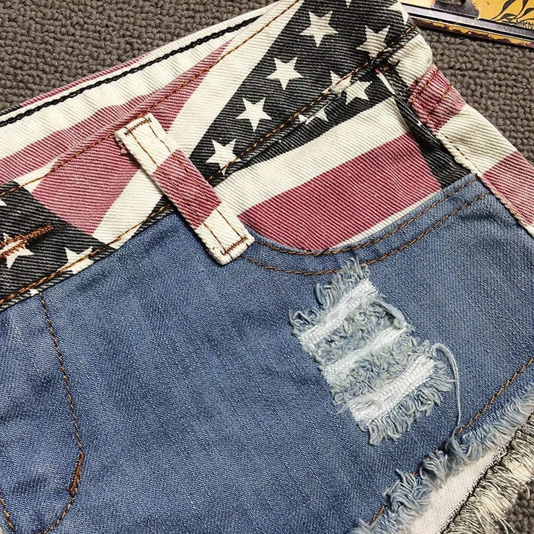 chouyatou Women's Low-Rise American Flag Print Daisy Duke Ripped Denim Shorts