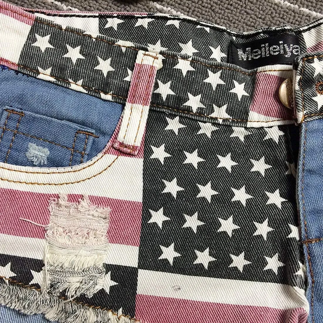 chouyatou Women's Low-Rise American Flag Print Daisy Duke Ripped Denim Shorts