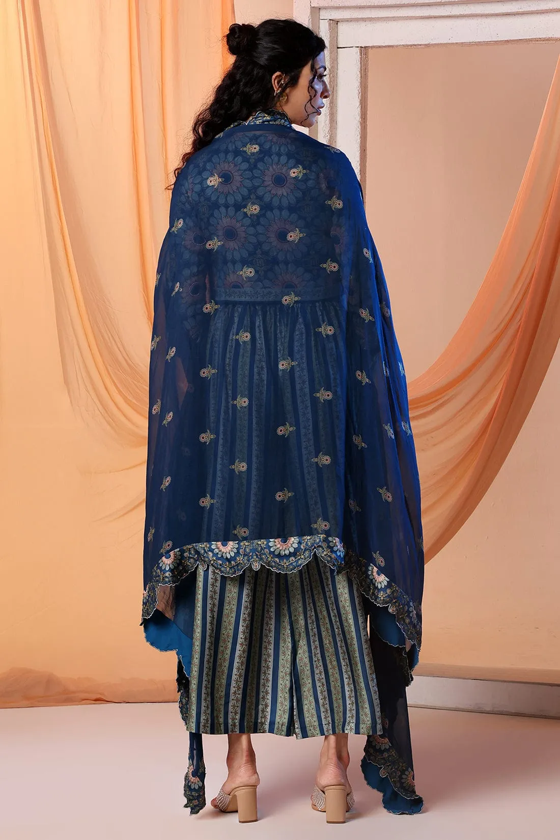 Earaya Printed Co-Ord Set With Cape